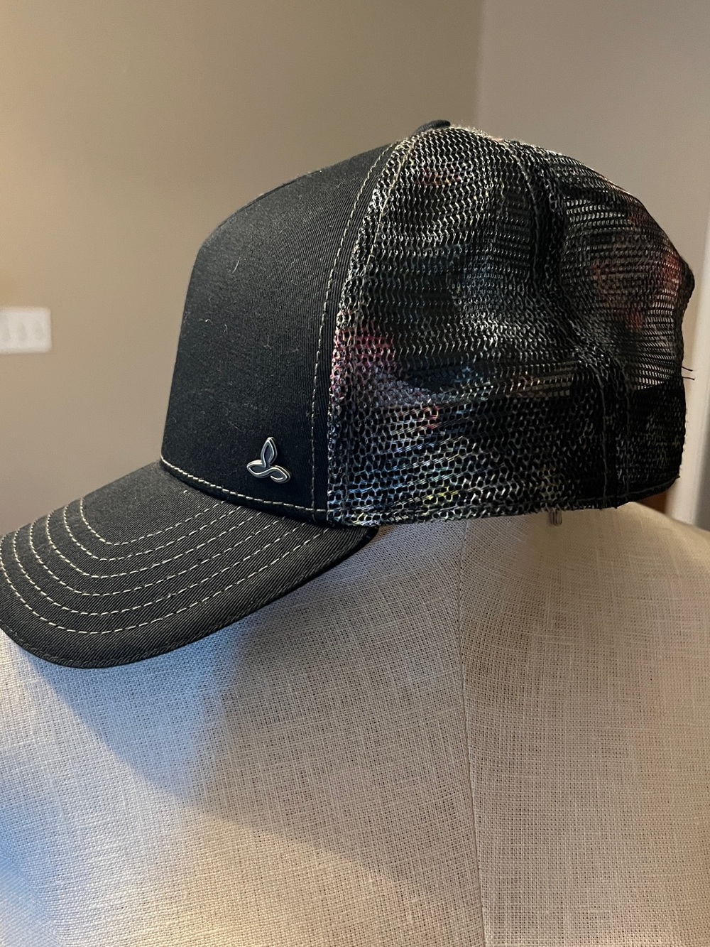 Prana Black & multi-colored Mesh Back trucker Cap